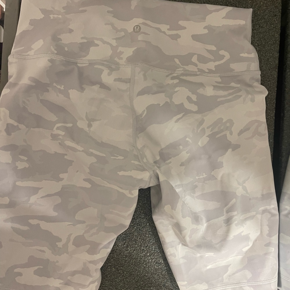 Lulu lemon wunder under biker shorts